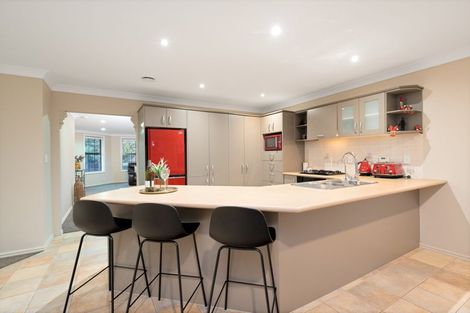 Photo of property in 30 South Kensington Way, Henderson, Auckland, 0612