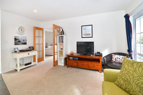 Photo of property in 20c Poplar Road, Stanmore Bay, Whangaparaoa, 0932