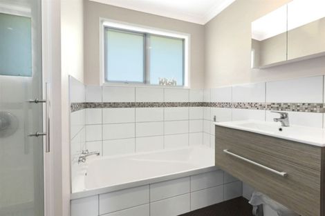 Photo of property in 8 Ensign Lane, Whitby, Porirua, 5024