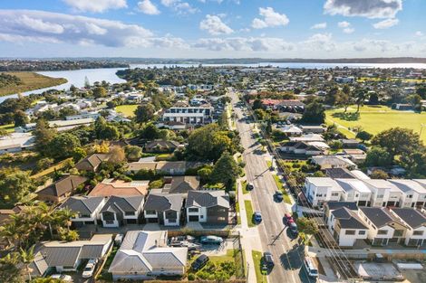Photo of property in 71a Matipo Road, Te Atatu Peninsula, Auckland, 0610