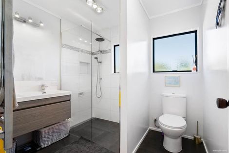 Photo of property in 10 Seaward Place, Wattle Downs, Auckland, 2103