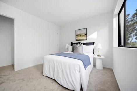 Photo of property in 10 Tusac Place, Totara Vale, Auckland, 0627