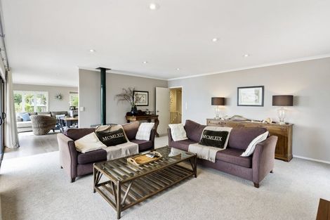 Photo of property in 161 Mellons Bay Road, Mellons Bay, Auckland, 2014