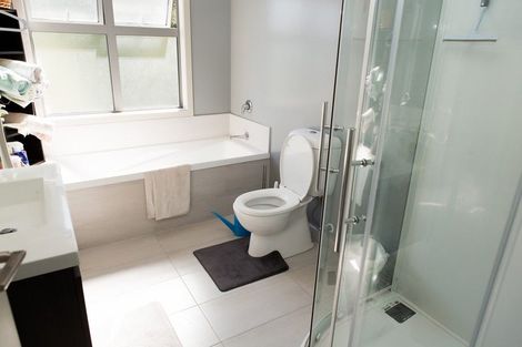 Photo of property in 8 Brindle Way, Newlands, Wellington, 6037