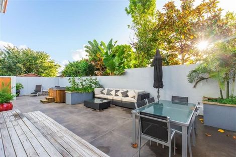 Photo of property in 22 La Veta Avenue, Mount Albert, Auckland, 1025