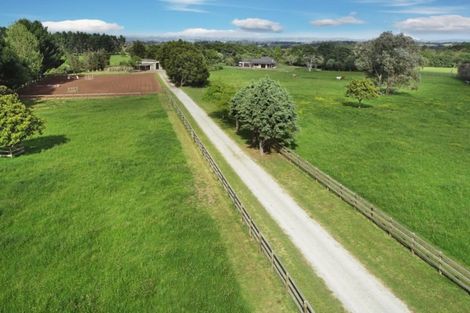 Photo of property in 94 Farmpark Road, Waiuku, 2681