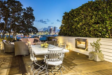 Photo of property in 13 Stanley Point Road, Stanley Point, Auckland, 0624