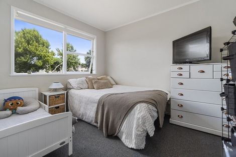 Photo of property in 79 Beeston Crescent, Manurewa, Auckland, 2102