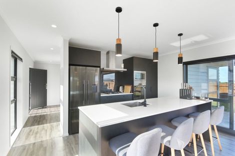 Photo of property in 4 Rosemount Road, Waverley, 4591