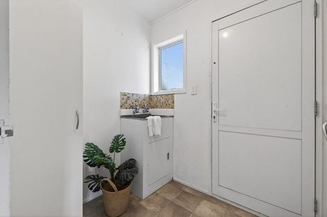 Photo of property in 4 Rhodes Drive, Kelvin Grove, Palmerston North, 4414