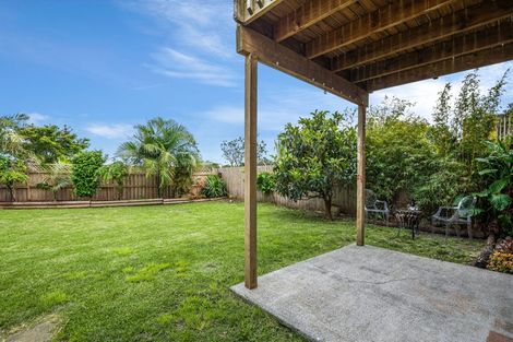 Photo of property in 32 Secoia Crescent, Mangere, Auckland, 2022