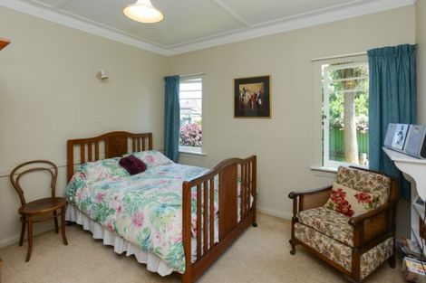 Photo of property in 216 Saint Leonards Avenue, Saint Leonards, Hastings, 4120