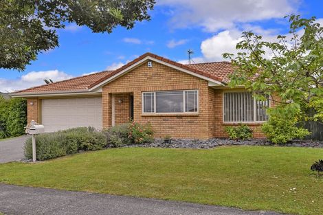 Photo of property in 23 Sandwick Drive, Weymouth, Auckland, 2103