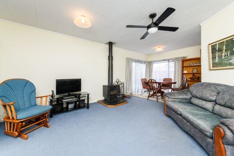 Photo of property in 72 Geraldine Crescent, Cloverlea, Palmerston North, 4412