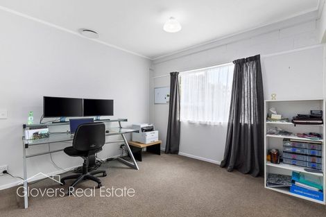 Photo of property in 10 Seabar Place, Glen Eden, Auckland, 0602