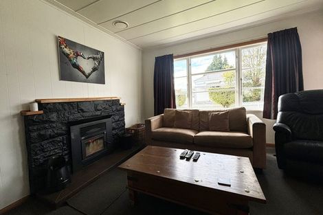 Photo of property in 2 Cole Grove, Wallaceville, Upper Hutt, 5018