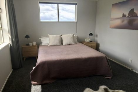 Photo of property in 15 Larkins Street, Helensburgh, Dunedin, 9010