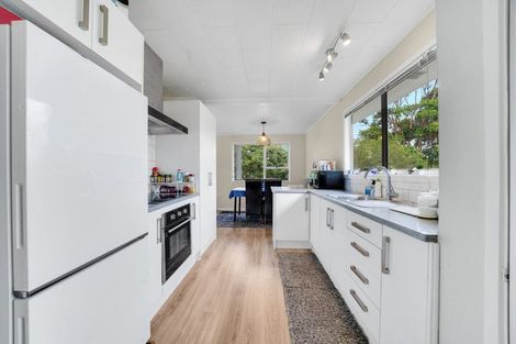 Photo of property in 9 Innismara Avenue, Wattle Downs, Auckland, 2103