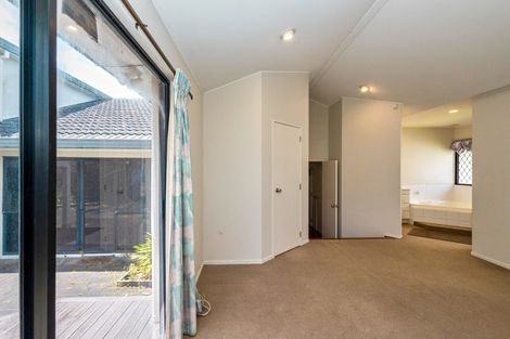 Photo of property in 20 Gillard Place, Eastern Beach, Auckland, 2012