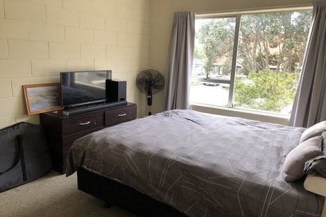 Photo of property in 3/5 Glen Road, Browns Bay, Auckland, 0630