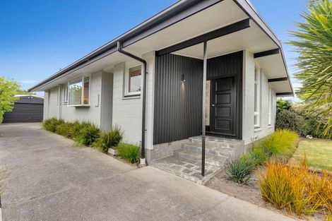 Photo of property in 33 Kent Lodge Avenue, Avonhead, Christchurch, 8042