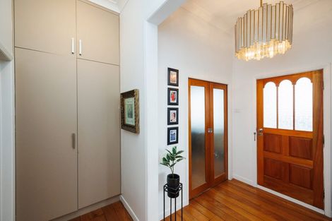 Photo of property in 24 Oxford Street, Hokowhitu, Palmerston North, 4410