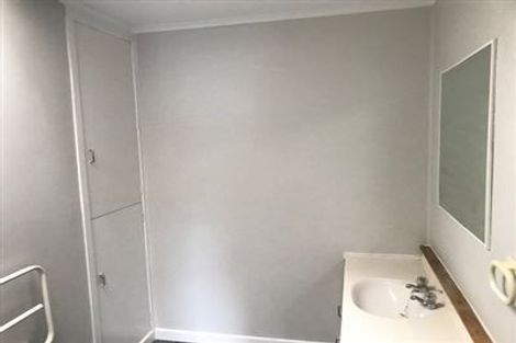 Photo of property in 1/148 Queen Street, Northcote Point, Auckland, 0627