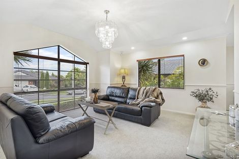 Photo of property in 12 Moycullien Lane, East Tamaki Heights, Auckland, 2016