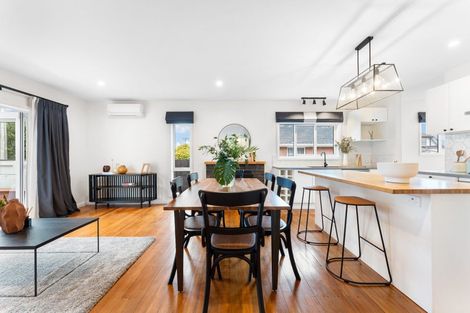 Photo of property in 22 Taikata Road, Te Atatu Peninsula, Auckland, 0610