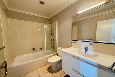 Photo of property in 9b Clearwater Cove, West Harbour, Auckland, 0618