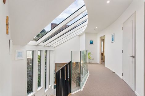 Photo of property in 22 Iles Lane, Cashmere, Christchurch, 8022