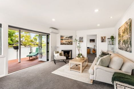 Photo of property in 11 Bank Street, Hillcrest, Auckland, 0627