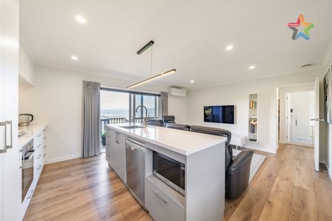 Photo of property in 67 Cypress Drive, Maungaraki, Lower Hutt, 5010