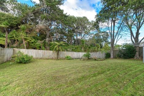 Photo of property in 27 Lavery Place, Sunnynook, Auckland, 0632