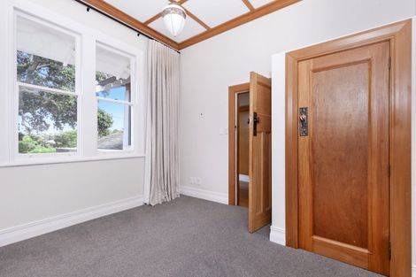 Photo of property in 27 Saltburn Road, Milford, Auckland, 0620