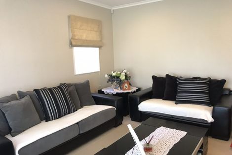 Photo of property in 36 Seresin Crescent, Flat Bush, Auckland, 2016