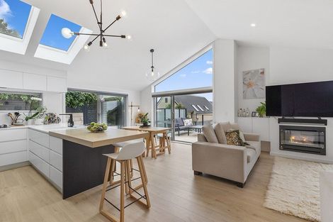 Photo of property in 111a Breaker Bay Road, Breaker Bay, Wellington, 6022