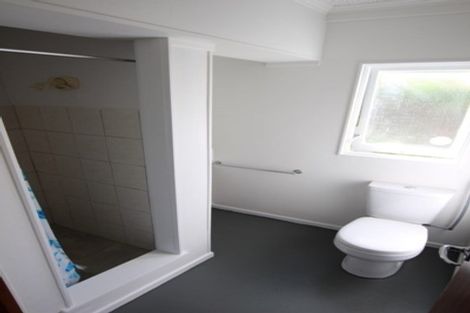 Photo of property in 40 West Lynn Road, Titirangi, Auckland, 0604