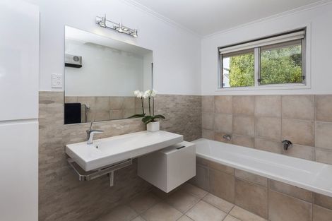 Photo of property in 39 Highfield Place, Avonhead, Christchurch, 8042