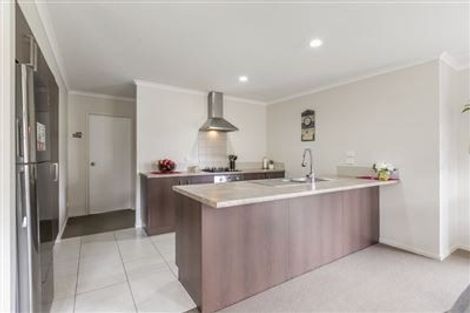 Photo of property in 21h Bonita Avenue, Stanmore Bay, Whangaparaoa, 0932