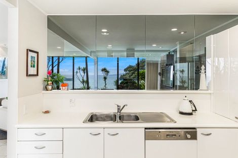 Photo of property in 75 Cliff Road, Torbay, Auckland, 0630