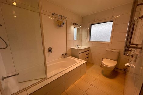 Photo of property in 37 Knightsbridge Drive, Forrest Hill, Auckland, 0620