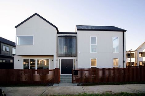 Photo of property in 6 Cara Avenue, Kumeu, 0810