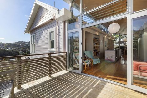 Photo of property in 74 Glen Road, Kelburn, Wellington, 6012