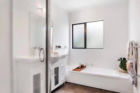 Photo of property in 2/614 Beach Road, Browns Bay, Auckland, 0630