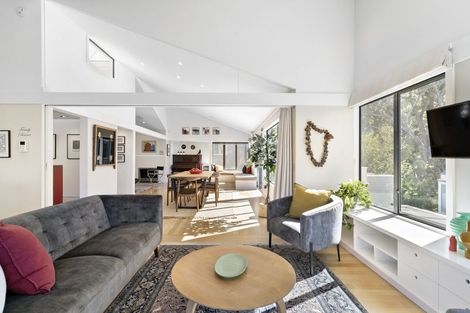 Photo of property in 96 Hill Street, Thorndon, Wellington, 6011