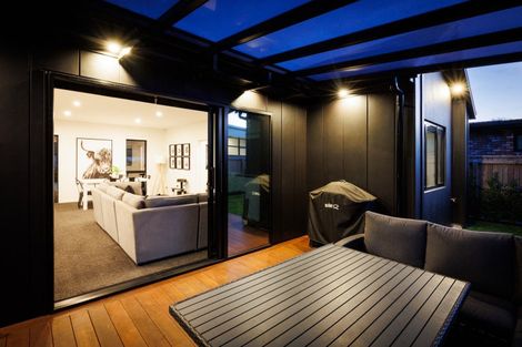 Photo of property in 58 Kanuka Drive, Hokowhitu, Palmerston North, 4410