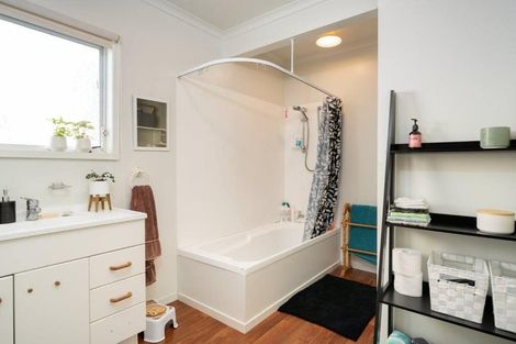 Photo of property in 144 Karewa Parade, Papamoa Beach, Papamoa, 3118