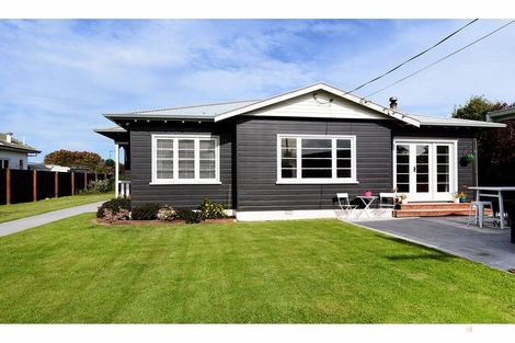 Photo of property in 17 Thackeray Street, Saint Andrews, 7988