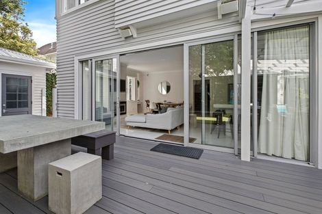 Photo of property in 2 Katherine Avenue, Thorndon, Wellington, 6011